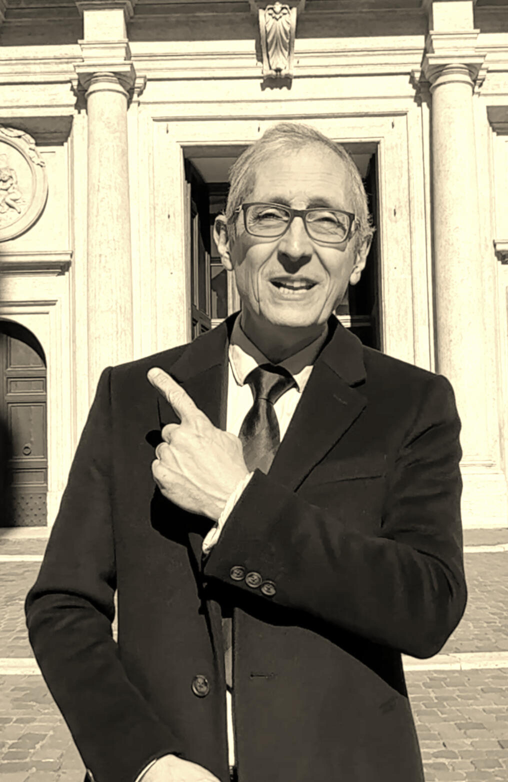 Leonardo Zangrando, Leadership Speaking Advisor Leonardo Zangrando, executive communication advisor in London supporting C-suite and board-level leaders