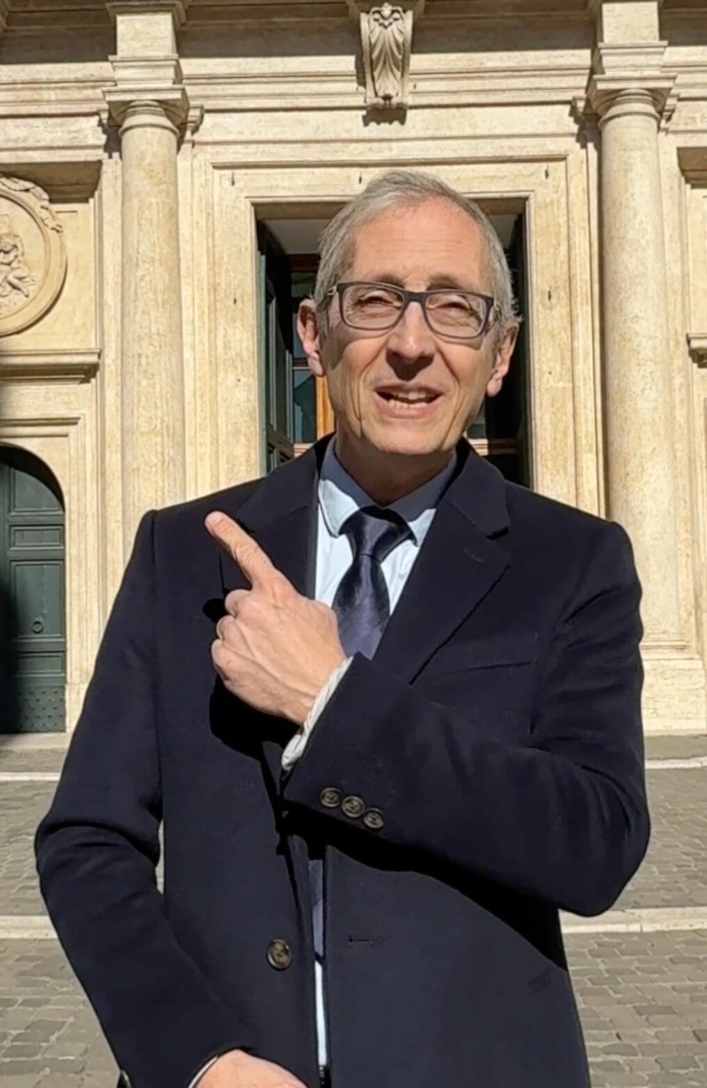 Leonardo Zangrando, Leadership Speaking Advisor Leonardo Zangrando, executive communication advisor in London supporting C-suite and board-level leaders